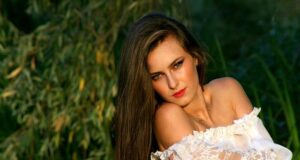 How to trim your own long hair How to trim your own long hair