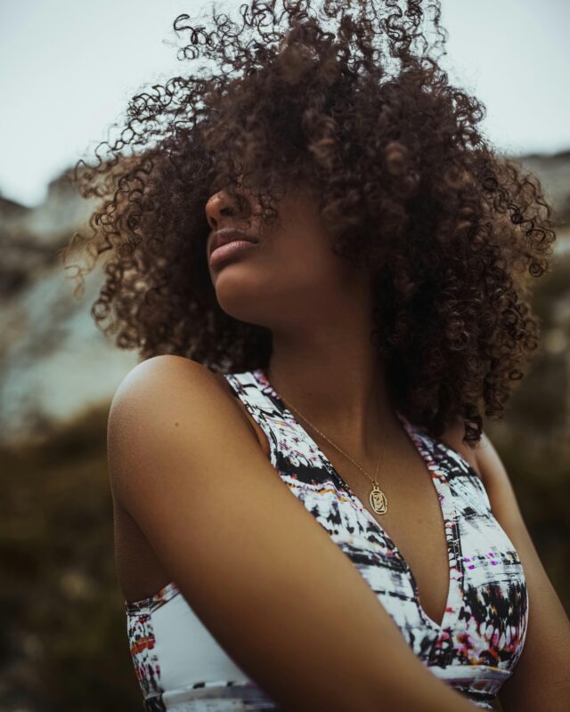 How to curl your hair with flat iron