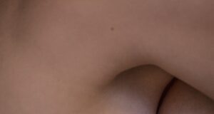 How to tighten the skin on your neck How to tighten the skin on your neck