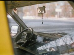 How to fix a crack in your windshield How to fix a crack in your windshield